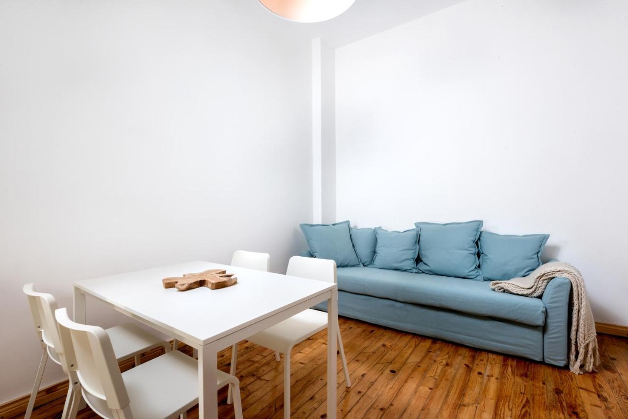 The White Apartment - Bogoridi Main Street Burgas Esterno foto